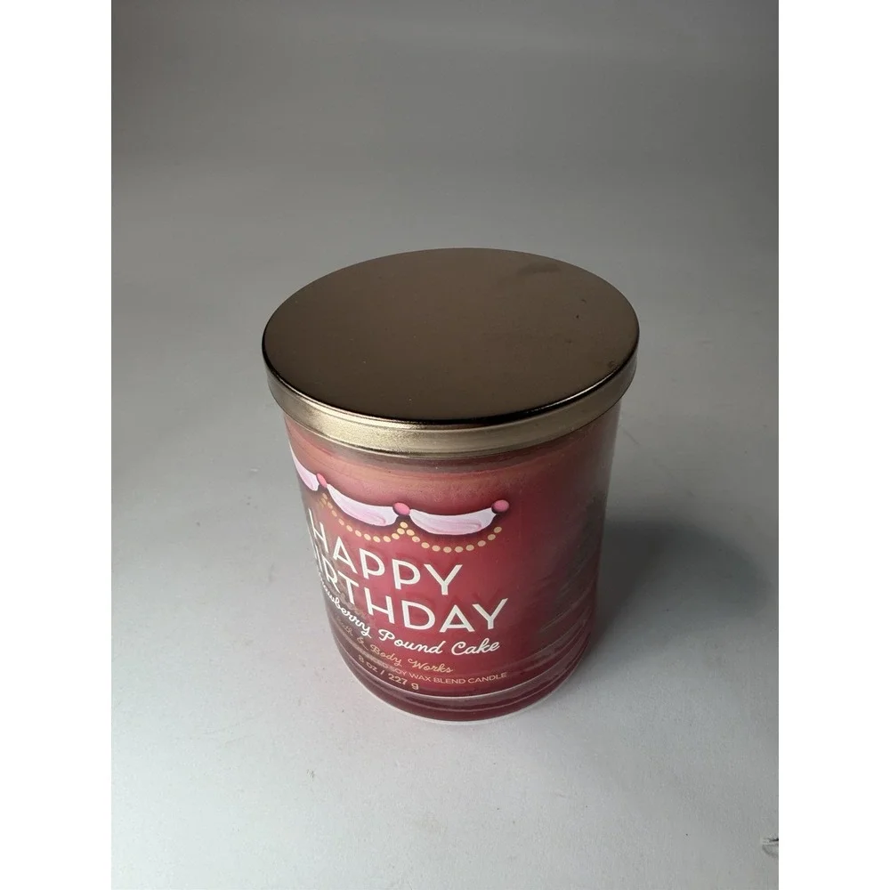 Bath & Body Works Single Wick Candle HAPPY BIRTHDAY Strawberry Pound Cake